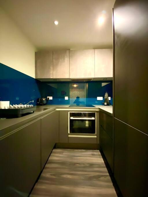 Stunning Apartment Suite - Free Parking & Wifi! Poole Exterior foto